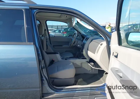 2012 Ford Escape Xlt z USA, uszkodzony, nr VIN 1FMCU0DG6CKA64380